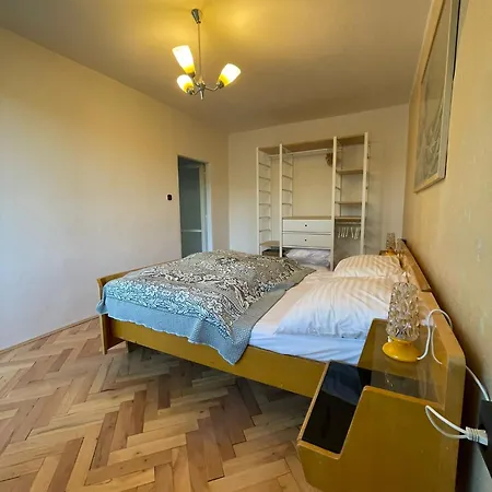 Ten Byt Appartement Piest'any