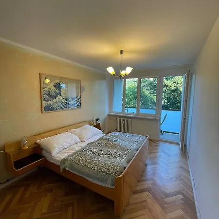 Ten Byt Апартаменты Пьештяни